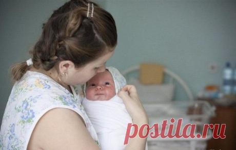 А вы помните эти первые часы встречи?! Когда ты смотришь на своего малыша,и не можешь насмотреться. Разглядываешь,все... реснички, ротик, носик на котором маленькие беленькие точечки,щечки,ушки... И этот запах, он не объясним,так пахнет счастье. / Слабый пол!