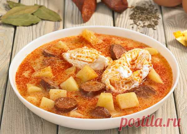 Картофельный суп с колбасой и яйцами
Отличный рецепт ароматного супа с картошкой, копченой колбасой и куриными яйцами.