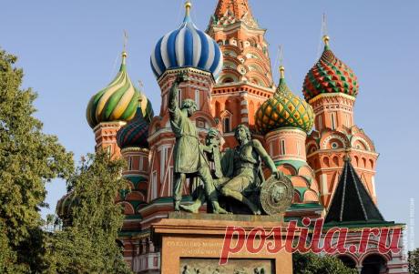Москва. Покровский собор. Памятник Минину и Пожарскому https://