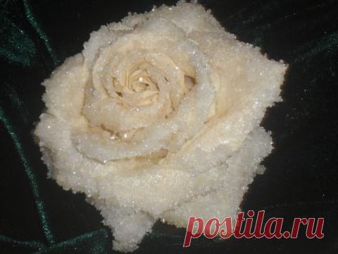 Засахаренная роза — для украшения тортов