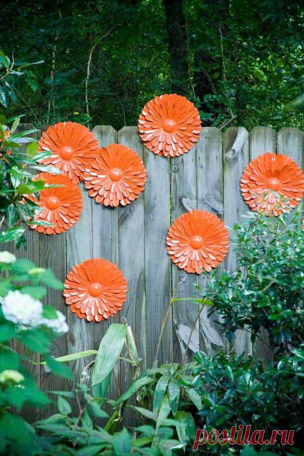 Top 23 Surprising DIY Ideas To Decorate Your Garden Fence