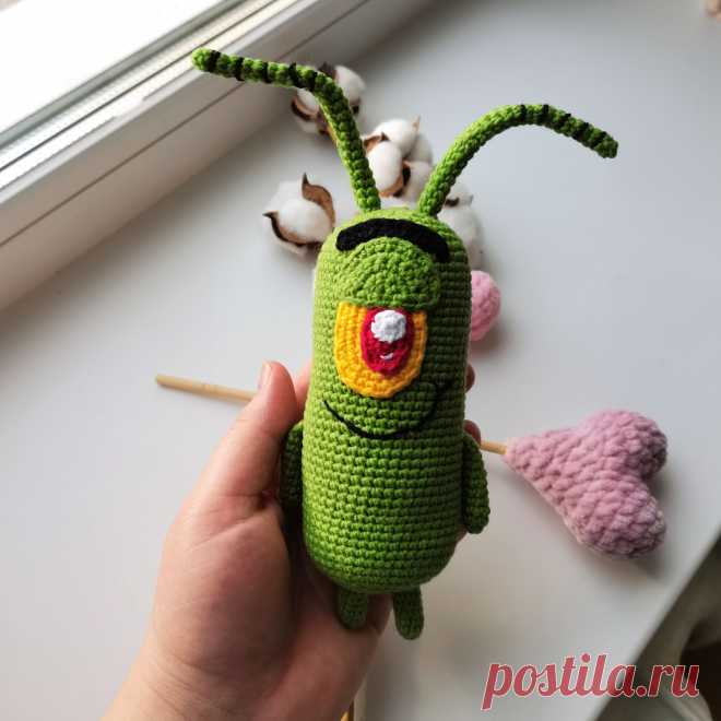 PDF Планктон крючком. FREE crochet pattern; Аmigurumi toy patterns. Амигуруми схемы и описания на русском. Вязаные игрушки и поделки своими руками #amimore - персонаж из детского мультфильма "Губка Боб Квадратные Штаны", планктон из мультика про Спанч Боба.