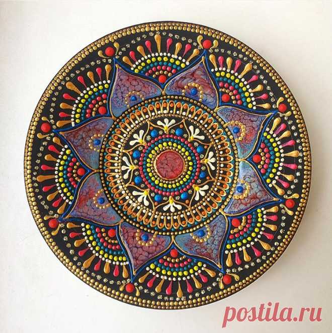 Artist Creates Ceramic Plates, Hand-painted with Mesmerizing Mandala Art