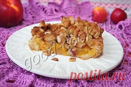 Хорошая кухня - пирог с персиками и хрустящим ореховым верхом. Кулинарная книга рецептов. Салаты, выпечка.