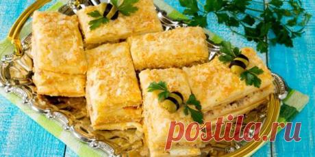 Закусочный торт «Наполеон». Он станет хитом среди гостей - Будет вкусно
                                             - 5 марта
                                             - 43621258985 - Медиаплатформа МирТесен По виду он напоминает классический торт. Только вместо сладкого воздушного крема — сытные слои из консервированной рыбы, яиц и сыра. Ингредиенты Сливочное масло или маргарин 200 г Мука 350 г + для посыпки Соль ⅓ ч. ложки Сахар 1 ст. ложка Сода ½ ч. ложки Сметана 20...