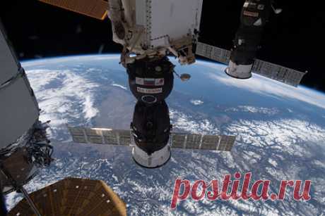 МКС потеряла ориентацию в пространстве из-за «Ю. А. Гагарина». Международная космическая станция (МКС) потеряла ориентацию в пространстве при тестировании двигателей космического корабля «Союз МС-18» («Ю. А. Гагарин»), на котором режиссер Клим Шипенко и актриса Юлия Пересильд планируют вернуться на Землю, сообщает РИА Новости, ссылаясь на трансляцию НАСА.