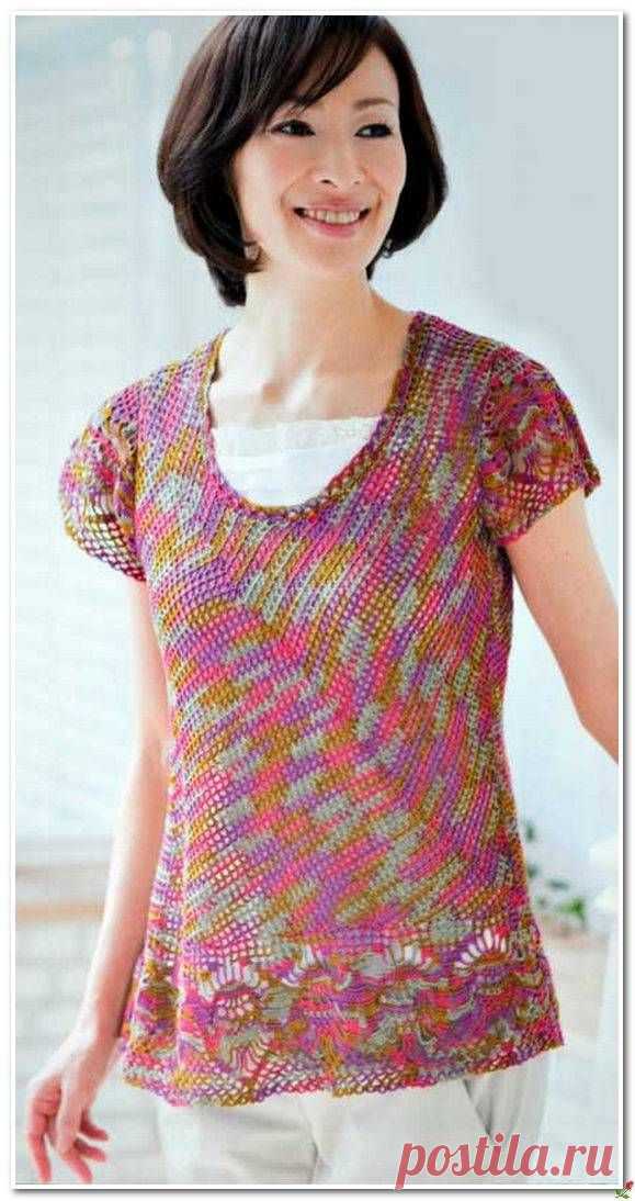 Вяжем крючком интересный меланжевый топ.
