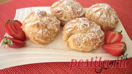 Пирожные &quot;Шу&quot; с творожно-клубничным кремом.