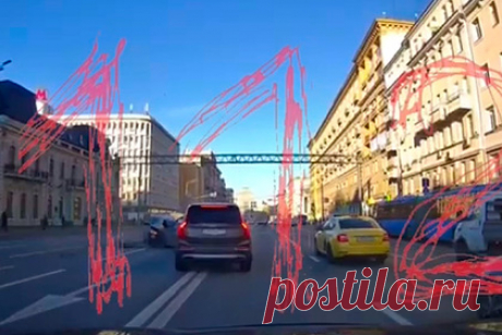 Звезда фильма «Зимняя вишня» попала в ДТП в центре Москвы. Российская актриса театра и кино Елена Сафонова попала в ДТП в центре Москвы. После аварии 65-летняя звезда фильма «Зимняя вишня» была госпитализирована с переломами ребер и надколенного сустава. Во время инцидента на проспекте Мира она находилась за рулем машины Hyundai и столкнулась с двумя легковыми автомобилями.