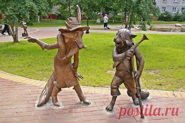 Памятники героям любимых мультиков / Surfingbird знает всё, что ты любишь