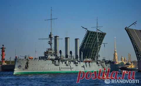 Буксировка крейсера «Аврора» на ремонт. © РИА Новости, Алексей Даничев | Facebook