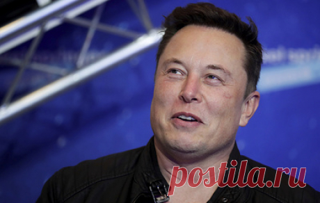 Илон Маск заявил, что Tesla в 2022 году представит прототип антропоморфного робота. По словам предпринимателя, прототип робота высотой около 172 см и весом порядка 56 кг будет оснащен системой искусственного интеллекта, а также набором датчиков, применяемых в электромобилях, производимых компанией