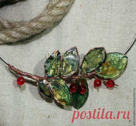 Колье &quot;А помнишь, было лето?...&quot; - зелёный,шиповник,ягоды,веточка шиповника