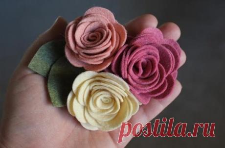 Брошка из фетра