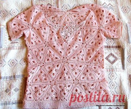Ажурная блузка из мотивов крючком..