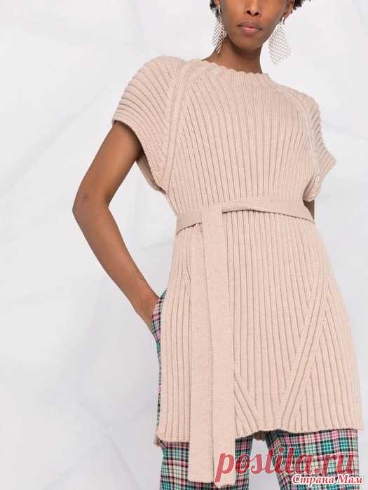 Безрукавка (туника) Boutique Moschino Основная часть безрукавки (туники) связана резинкой (чередуются три лицевых и две изнаночных петли).