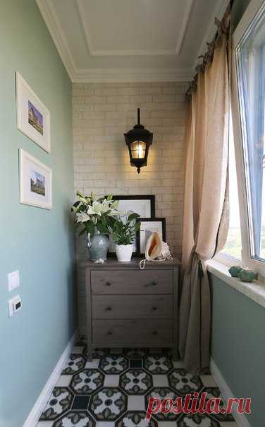 Маленький функциональный балкон