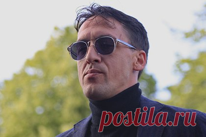 Машину уехавшего из России актера арестовали за долги