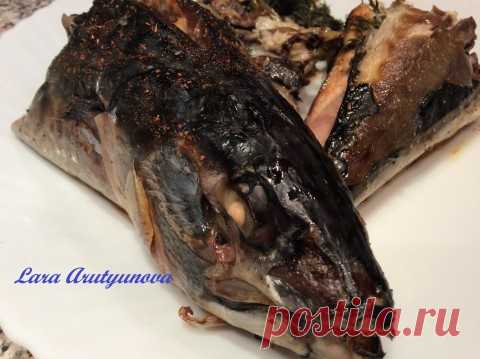 Запеченная скумбрия с зеленью и лимоном