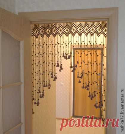 Вязаные шторы на дверь