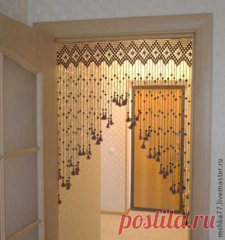 Вязаные шторы на дверь