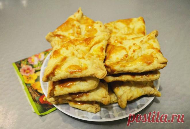 Хачапури с сыром - рецепт с фото пошагово