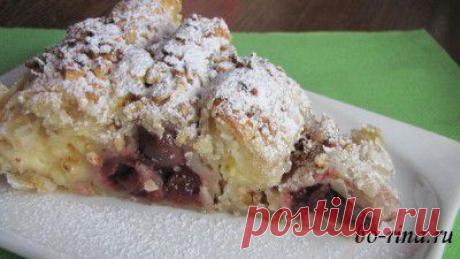 Слоёная улитка с двумя начинками | Вкусно и красиво!
Ингредиенты:
600-700 гр слоёного теста
1 банка консервированной вишни (700 мл)
400 мл молока
2 пакетика сухого порошка для пудинга (у меня Dr. Oetker)
или 4 ст.л. крахмала
4 ст.л. сахара
1 яйцо
немного дроблёных орешков (фундук, миндаль)
сахарная пудра