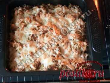 Жареная капуста с яйцами и запеченная в духовке Дорогие читатели! Вы хотите приготовить вкусный ужин для всей семьи, этот рецепт для вас. Жареная капуста с яйцами, это вкусно и это полезно. Готовим вместе!!! ИНГРЕДИЕНТЫ: 500 г капусты 1 головка лука 3 ст. ложки панировочных сухарей 2 яйца 100 г твердого сыра зелень (укроп, петрушка…) черный молотый перец сливочное масло растительное масло соль Молодая …