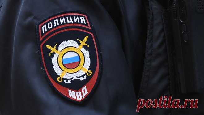 Полиция нашла в сарае у жителя Херсонской области ракетную установку. Полицейские обнаружили у 47-летнего жителя села Михайловка Скадовского района Херсонской области установку для запуска ракет. Об этом сообщила Lenta.ru со ссылкой на региональное ГУ МВД. Уточняется, что устройство мужчина хранил в сарае ...