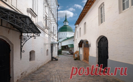 Синод РПЦ сменил наместников двух лавр России. Наместником Троице-Сергиевой лавры стал ректор Московской духовной академии, епископ Звенигородский Кирилл. Руководителем Александро-Невской лавры назначен епископ Ардатовский и Атяшевский Вениамин