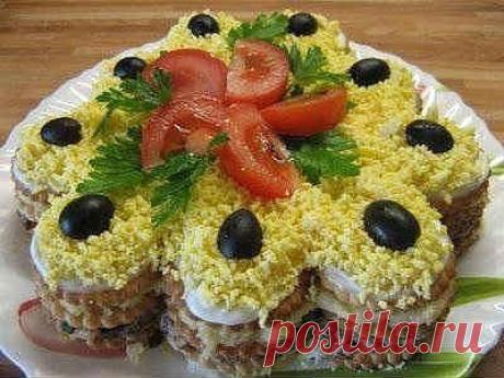 ✿ 6 ОБАЛДЕННЫХ САЛАТОВ! ГОСТИ АХНУТ ОТ ВОСТОРГА ✿
1) Салат мимоза "Маки" 2) Салат "Башмачок" 3) Салат "Нарциссы"
4) Салат - торт из крекеров 5) Сёмга на шубе 6) Салат "День и ночь"
Когда ломаешь голову, что приготовить, тебе на помощь придут эти 6 
рецептов ☛☛Жмите "Класс!" и "Поделиться" Рецептами с друзьями в ОК. ✿

1 Салат мимоза  "Маки"
----------------------------------

по классическому рецепту
По-моему, наиболее удачный рецепт, отличающийся сбалансированным вкусом.
...