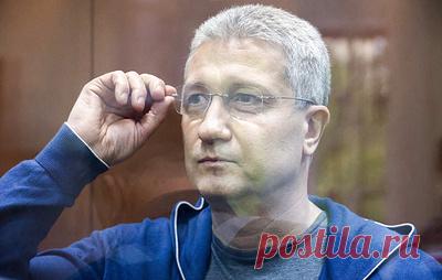 Тимур Иванов заявил, что ему непонятны исковые требования. По словам экс-замминистра обороны, он не понимает, что именно генпрокуратура требует с него взыскать