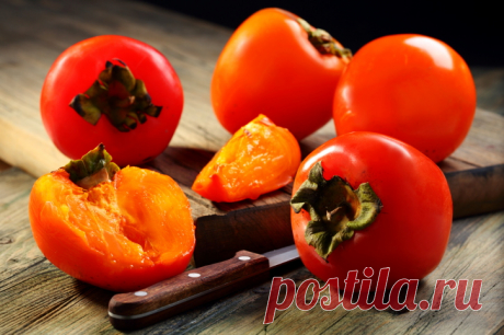 Сушёные плоды хурмы применяются для лечения гипертонической болезни — она может заменить валокордин, если съедать по 2-3 плода ежедневно. Плоды хурмы помогают справится с проблемами желудочно-кишечного тракта. При диарее 6 спелых плодов нужно разрезать на части и залить 3 стаканами кипятка, накрыть крышкой и выдержать полчаса. Остудить и принимать по 1 стакану каждые 2-4 часа.