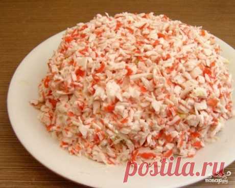 Крабовый салат с плавленым сыром - пошаговый кулинарный рецепт с фото на Повар.ру