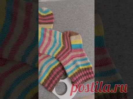 Готовы, две пары носков с разными пятками из пряжи Kartopu -sock yarn- 100 гр/420 м.