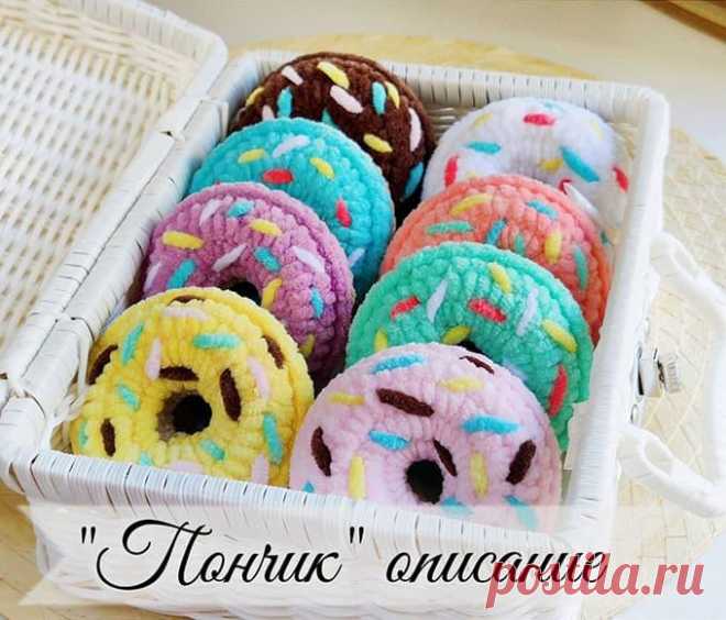 Сладкий пончик крючком. Амигуруми схемы и описания. Автор: @magicinloop | IRINELY.ART