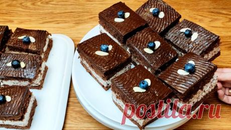 Шоколадные пирожные с прослойкой из нежного суфле с крупинками шоколада Пирожные получаются шикарные. Они имеют приятную влажную структуру и насыщенный шоколадный вкус. С нежной сливочно - суфлейной прослойкой и пикантной пропиткой. Бисквитики очень мягкие в меру влажные, пористые и сочные.Рецепт:Для бисквита:Яйца - 6 штСахар - 200 гМука - 160 гРазрыхлитель -...