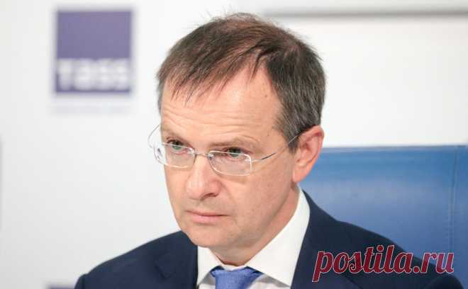 Мединский объявил о старте срочных обменов тяжелоранеными с Украиной. Срочные «санитарные обмены» тяжелоранеными пленными с линии фронта начнутся с 12 июня, сообщил Мединский. Об обмене тяжелораненых и тяжелобольных Россия и Украина договорились 2 июня на второй встрече в Стамбуле