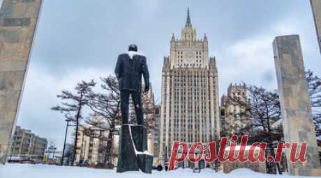 МИД: Китай выступает против монополии меньшинства стран в международных делах. Министр иностранных дел Китая Ван И заявил, что Пекин выступает против монополии меньшинства стран в международных отношениях. Читать далее