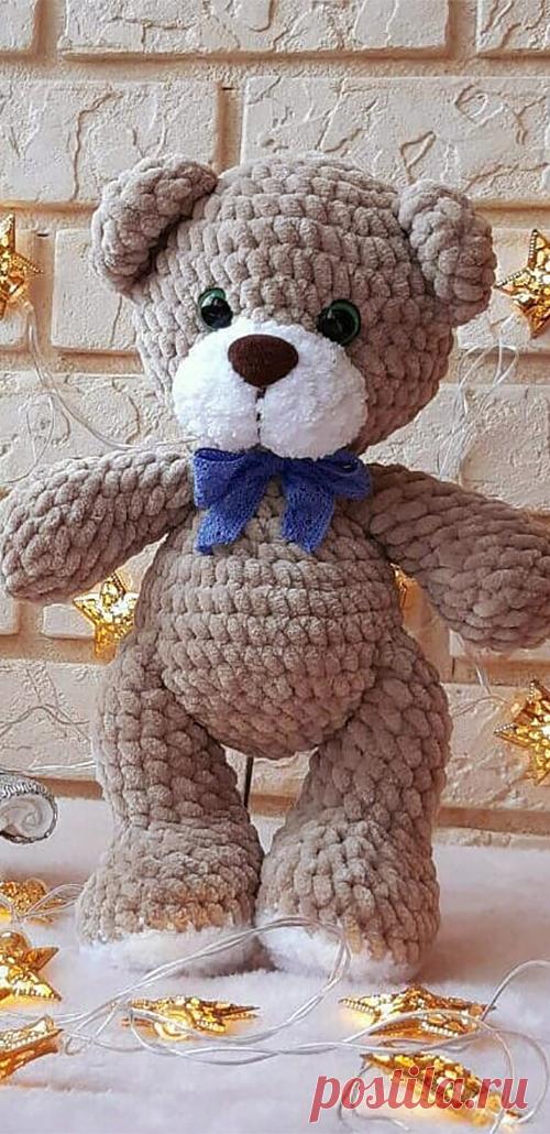 PDF Мишка Бантик крючком. FREE crochet pattern; Аmigurumi doll patterns. Амигуруми схемы и описания на русском. Вязаные игрушки и поделки своими руками #amimore - медведь, маленький медвежонок из плюшевой пряжи, плюшевый мишка.