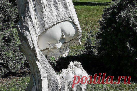 Уникальная скульптура из дерева ."Мать и дитя".....город Ярославль.