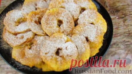 Яблоки в тесте. 
Очень нравится этот простой и вкусный десерт. Если полить яблоки медом, будет еще вкуснее! Ингредиенты:
Тесто: 150 г сл. масла или маргарина 125 г сахара 3 столовых ложки меда 2 яйца 2 чайных ложки разрыхлителя 300 г муки + мука для раскатывания Начинка: 5 яблок 80 г сахара 2 столовых ложки крахмала 1 столовая ложка лимонного сока
Приготовление:
1. Смешать все продукты для теста и поставить в холодильник на 30 минут.
2. Раскатать половину теста толщиной в полсантиметра.
Разрез…