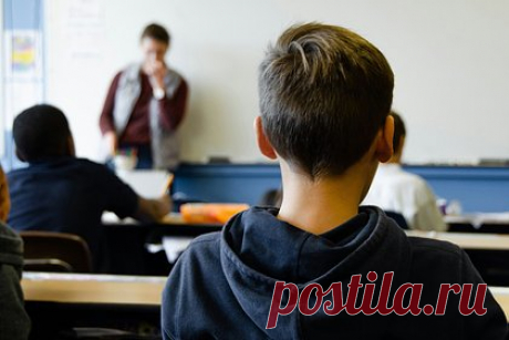 12-летнего мальчика с уровнем интеллекта Эйнштейна приняли клуб самых умных. 12-летнего жителя Великобритании приняли в организацию Менса, которую также называют «клубом самых умных людей на земле». Школьник Сайрус Люн из города Шеффилд, графство Саут-Йоркшир, сдал IQ-тест Менсы с результатом 160 баллов из 162 возможных. Считается, что такой же IQ был у Альберта Эйнштейна и Стивена Хокинга.