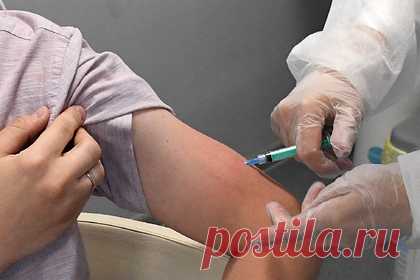 Кремль назвал условие признания иностранных вакцин против COVID-19 в России. Признание иностранных сертификатов о вакцинации и иностранных вакцин на территории России увязано с такими же встречными шагами других стран. Такие условия назвал официальный представитель Кремля Дмитрий Песков. По его словам, российская сторона не может ставить сив граждан в дискриминированное положение.