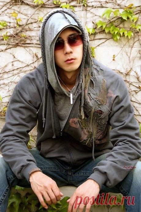 Комбинированное вязание и декор футболок / Худи, свитшоты и толстовки: идеи декора /