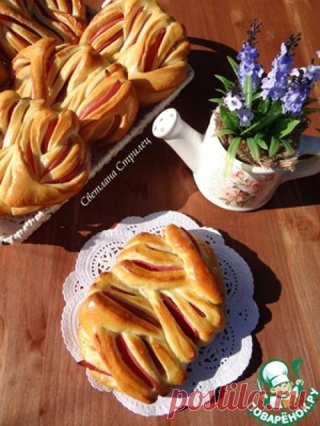 Булочки с колбасой - кулинарный рецепт