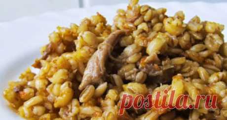 Перловка с тушенкой на сковороде: рецепты, простые и вкусные блюда - Onwomen.ru