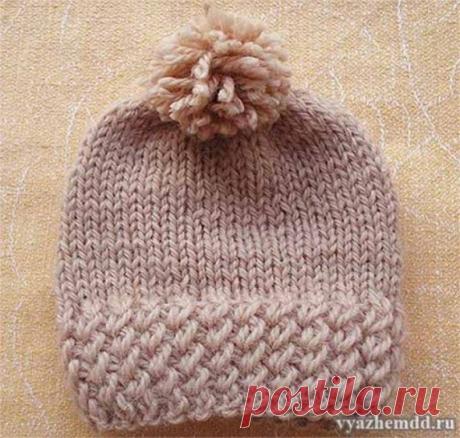 Интересная резинка спицами

Описанная резинка хороша не только для шапочек. Она может быть и отделкой к различным трикотажным изделиям для улицы. 
Техника вывязывания красивой резинки. Источник
Набираем петли количеством кратным 5 (кроме кромочных). Нужно учесть, что образец содержит нечетное число «пятерок», и всё описание ориентировано на такое количество. Если у вас таких групп получается четное число, то нужно будет делать сдвиг на одну петлю.
Поэтому лучше сначала про...