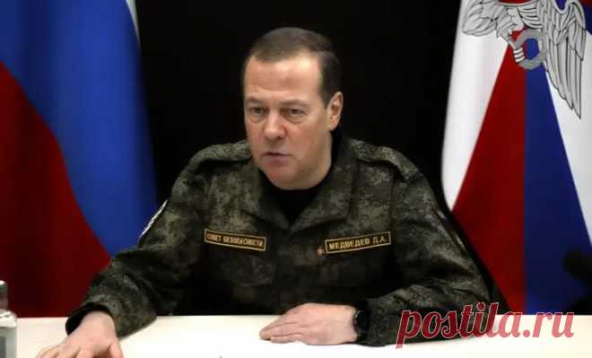 Дмитрий Медведев предложил принять меры, чтобы жизнь на Западе стала настоящим кошмаром.