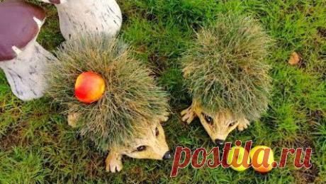 Очаровательный ёжик из бутылки Очень красивый, реалистичный и милый ёжик, сделанный из цемента и пластиковой бутылки, может украсить ваш участок! Сделать его можно своими руками, имея только простые материалы и, конечно, жгучее жел...